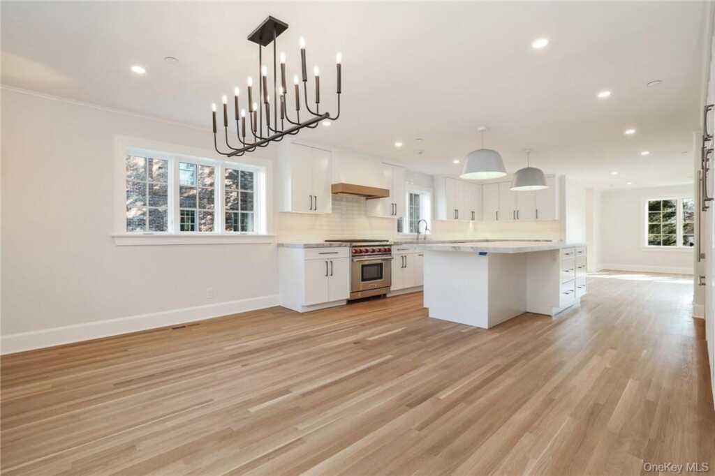 40 Mendota Avenue, Rye, NY 10580 - Photo 5 of 31