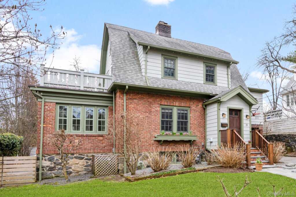 35 Wildwood Road, New Rochelle, NY 10804