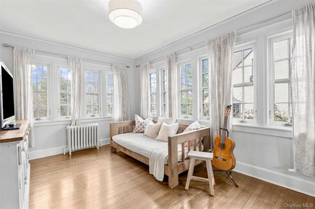 35 Wildwood Road, New Rochelle, NY 10804 - Photo 13 of 30