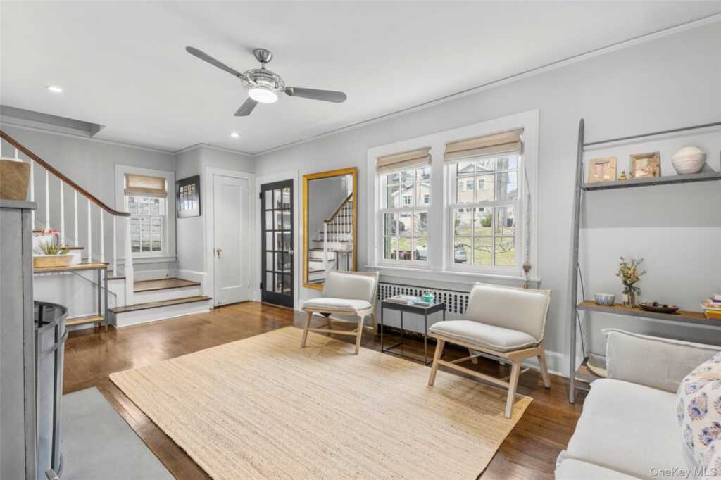 35 Wildwood Road, New Rochelle, NY 10804 - Photo 5 of 30