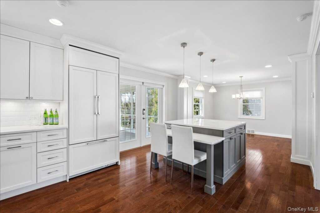 33 Wilmot Circle, New Rochelle, NY 10583 - Photo 10 of 41