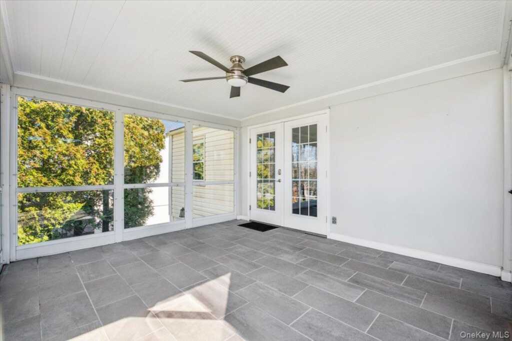 33 Wilmot Circle, New Rochelle, NY 10583 - Photo 11 of 41