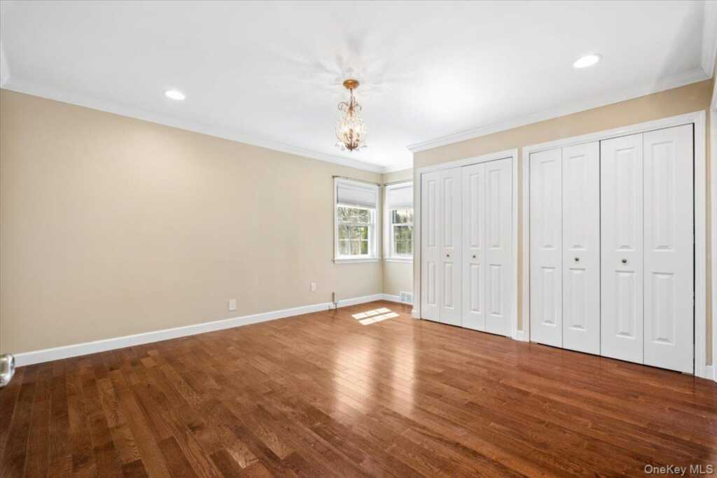 33 Wilmot Circle, New Rochelle, NY 10583 - Photo 17 of 41