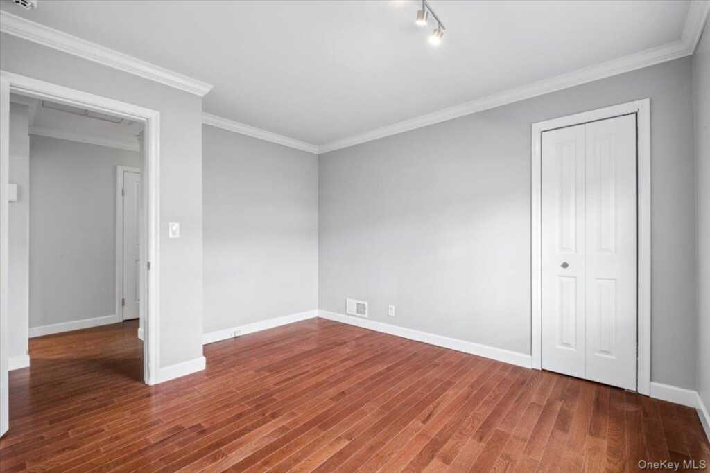 33 Wilmot Circle, New Rochelle, NY 10583 - Photo 22 of 41