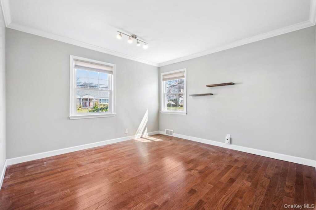 33 Wilmot Circle, New Rochelle, NY 10583 - Photo 23 of 41