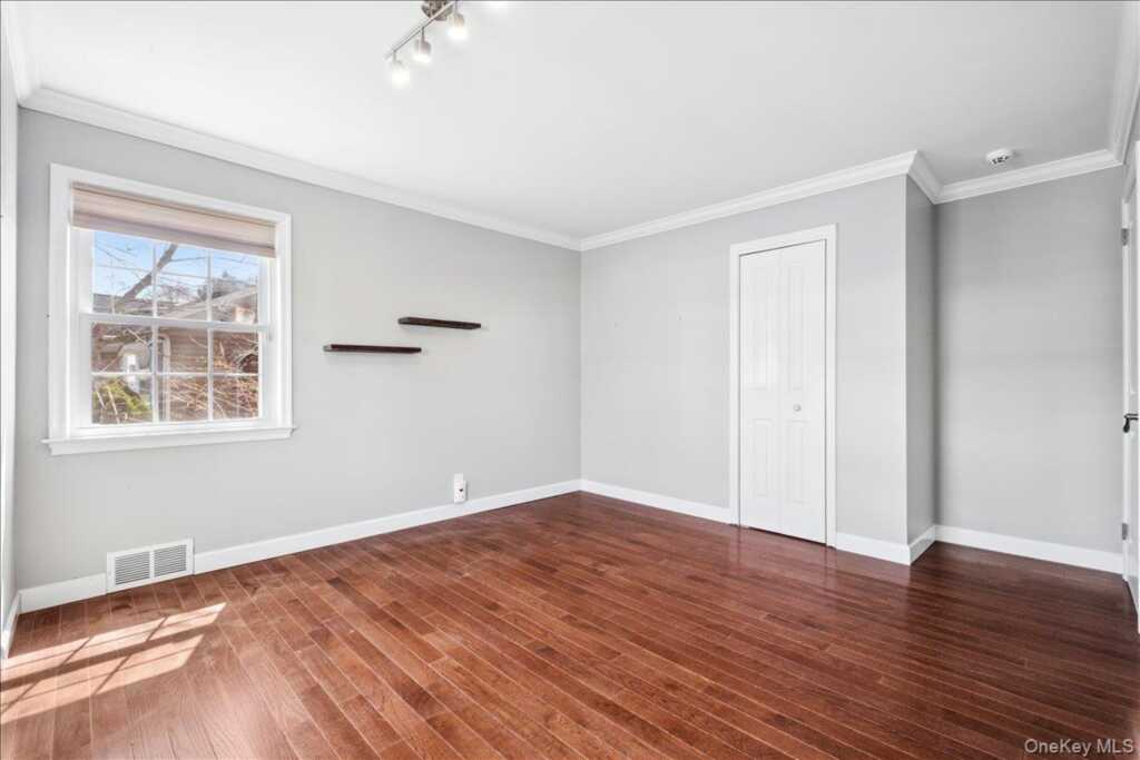 33 Wilmot Circle, New Rochelle, NY 10583 - Photo 24 of 41