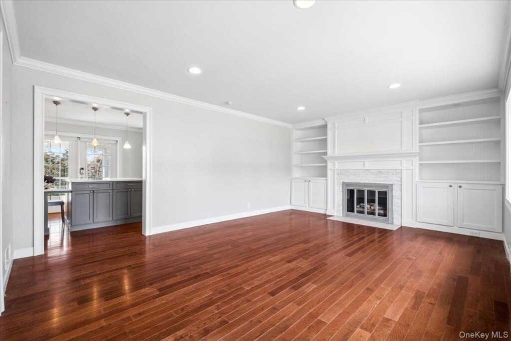 33 Wilmot Circle, New Rochelle, NY 10583 - Photo 5 of 41