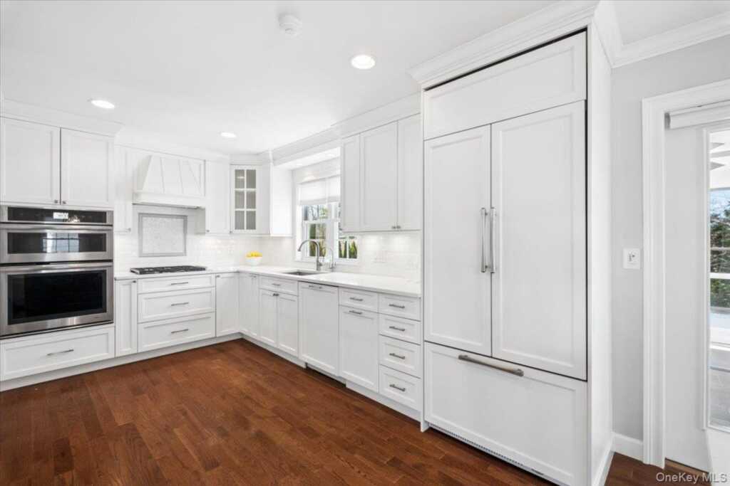 33 Wilmot Circle, New Rochelle, NY 10583 - Photo 8 of 41