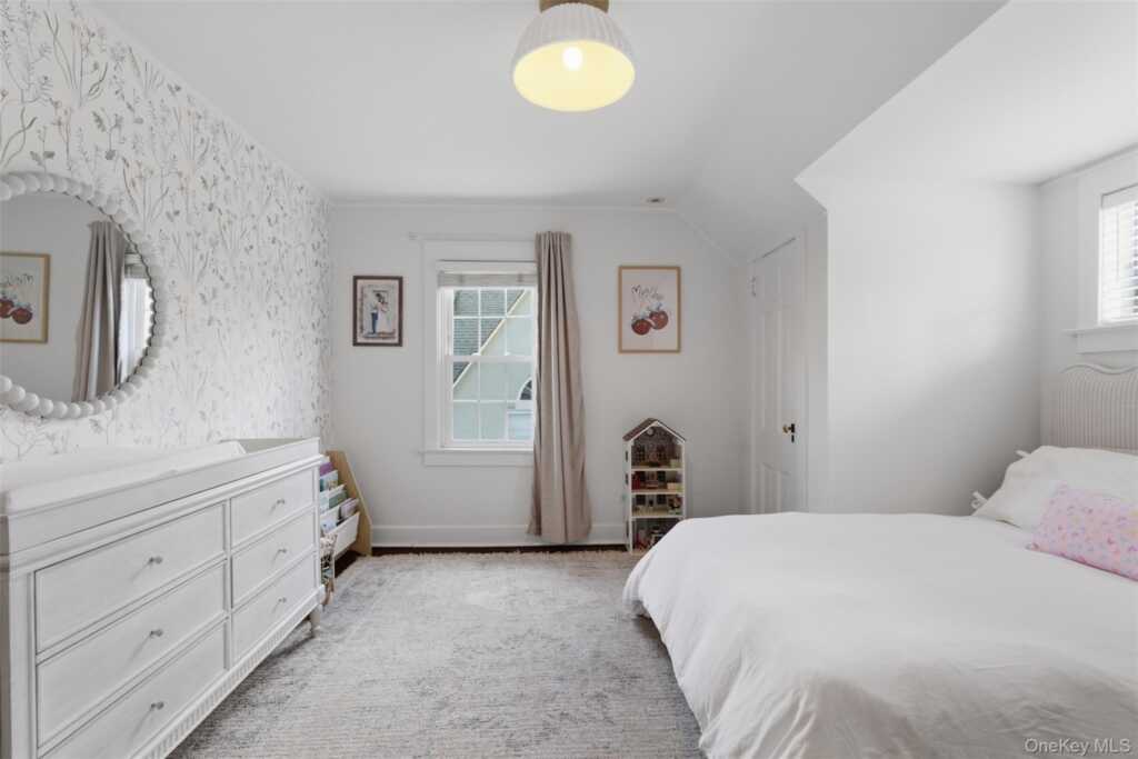 32 Kingsbury Road, New Rochelle, NY 10804 - Photo 15 of 31