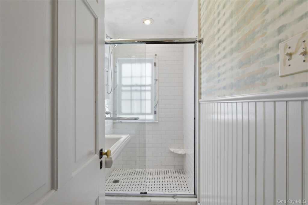 32 Kingsbury Road, New Rochelle, NY 10804 - Photo 16 of 31