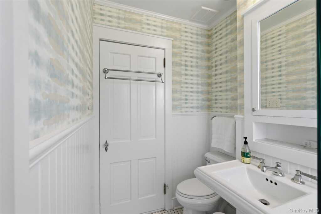 32 Kingsbury Road, New Rochelle, NY 10804 - Photo 17 of 31