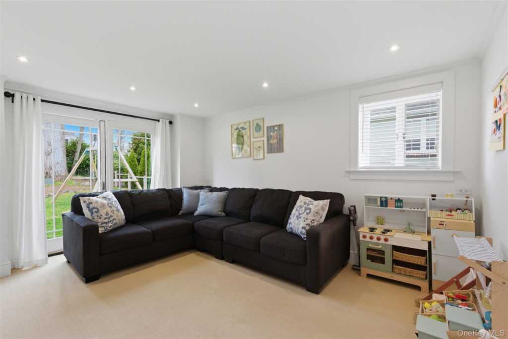 32 Kingsbury Road, New Rochelle, NY 10804 - Photo 22 of 31