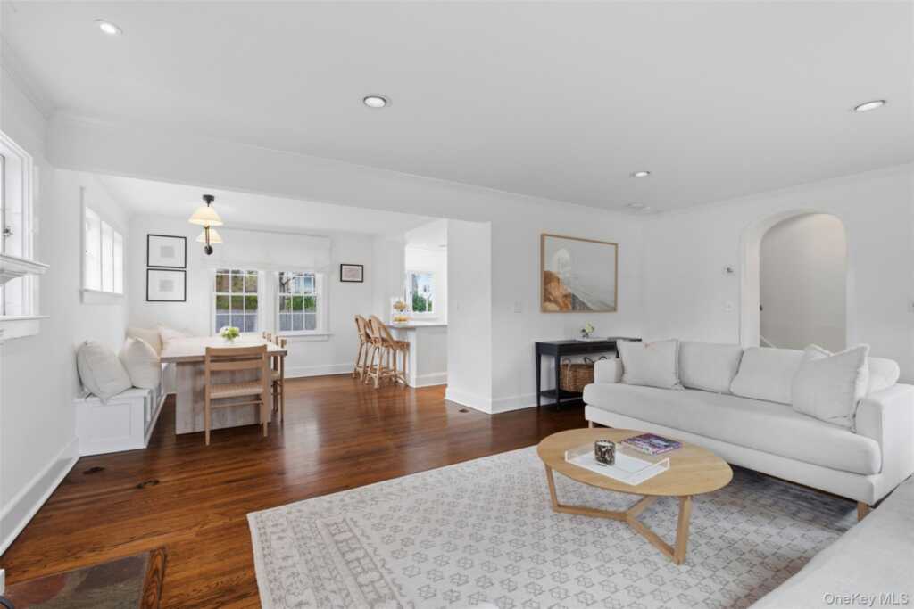 32 Kingsbury Road, New Rochelle, NY 10804 - Photo 5 of 31