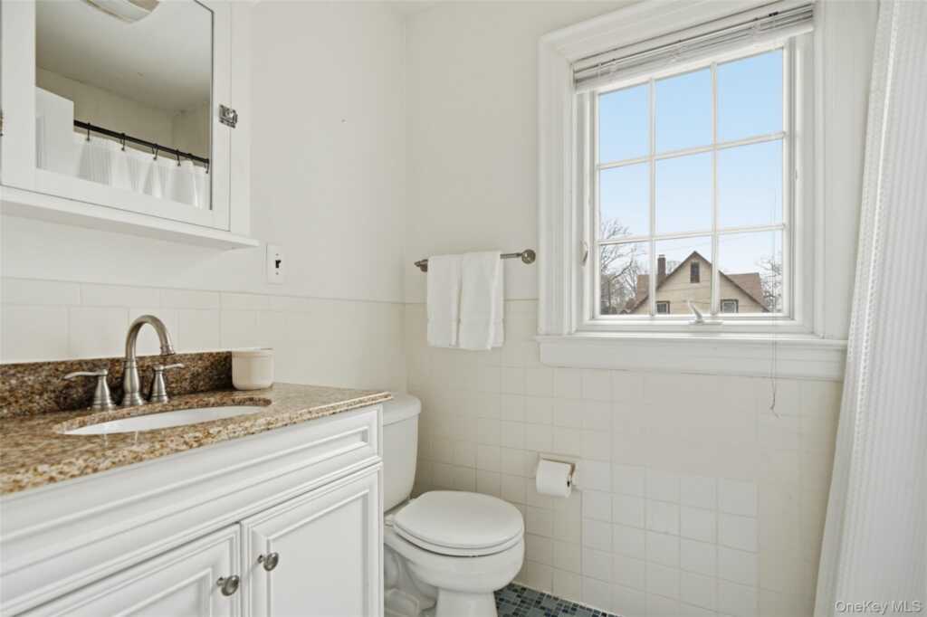 22 Brookdale Place, Rye, NY 10580 - Photo 14 of 28