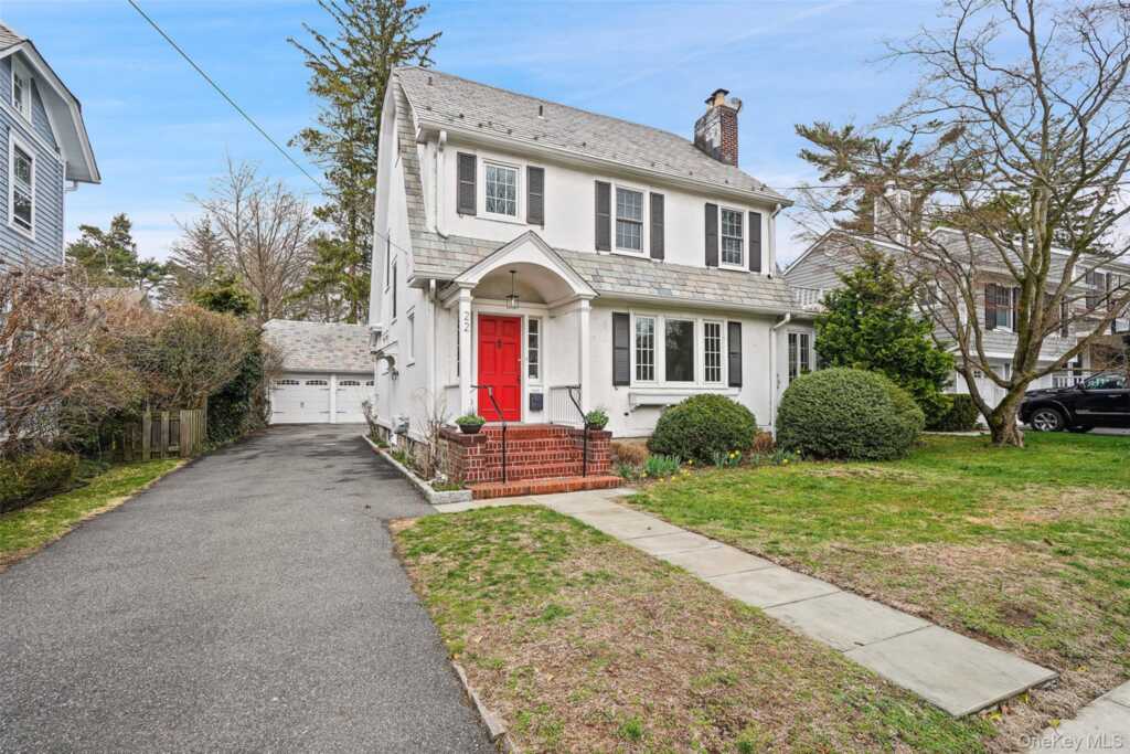 22 Brookdale Place, Rye, NY 10580 - Photo 2 of 28