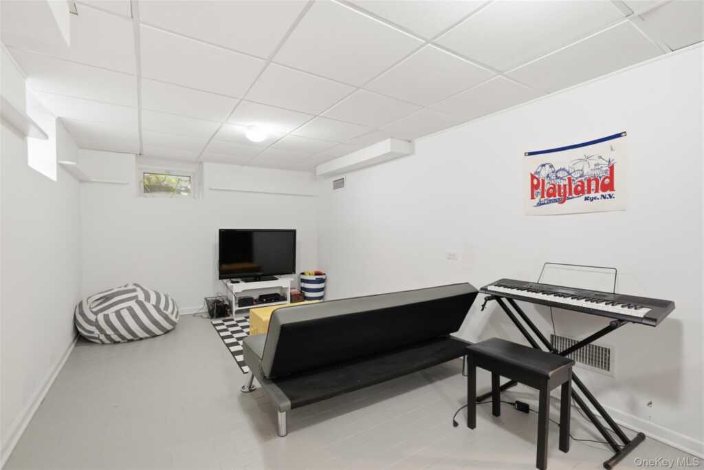 22 Brookdale Place, Rye, NY 10580 - Photo 20 of 28