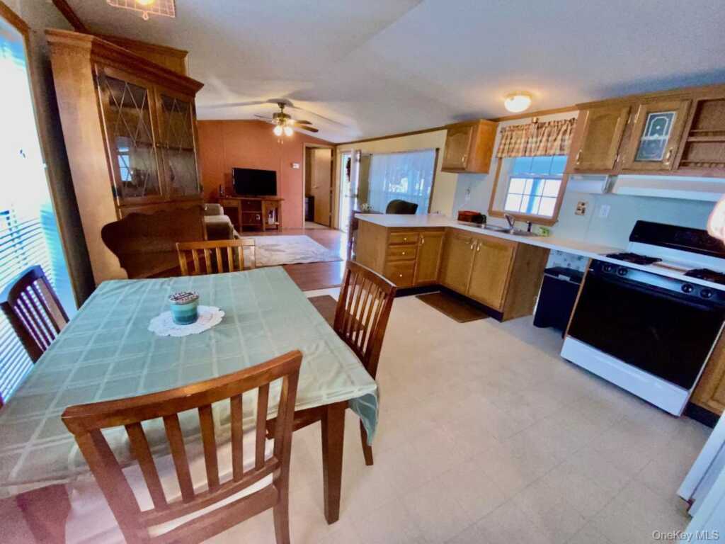 31 N Mountainview MHP, Stony Point, NY 10980 - Photo 12 of 22