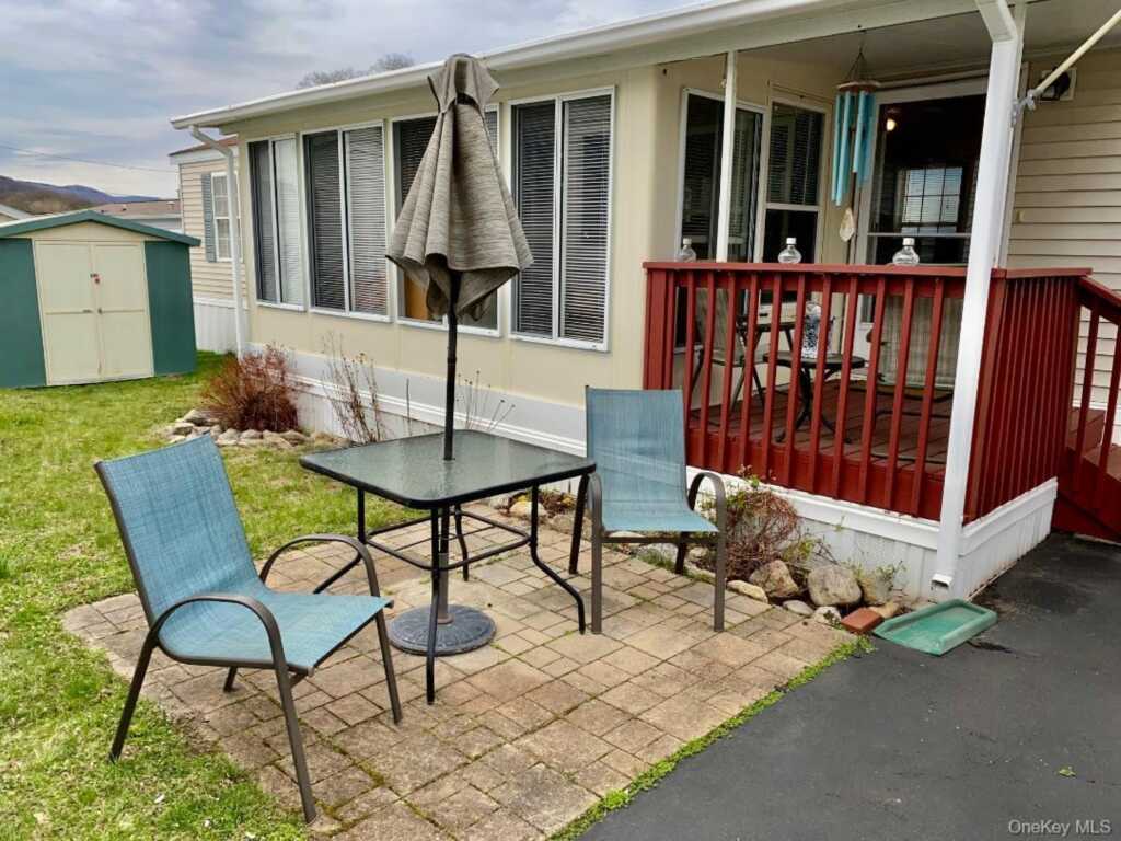 31 N Mountainview MHP, Stony Point, NY 10980 - Photo 2 of 22