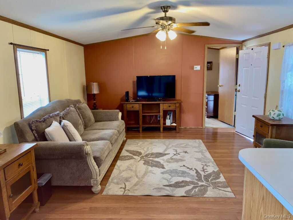 31 N Mountainview MHP, Stony Point, NY 10980 - Photo 7 of 22