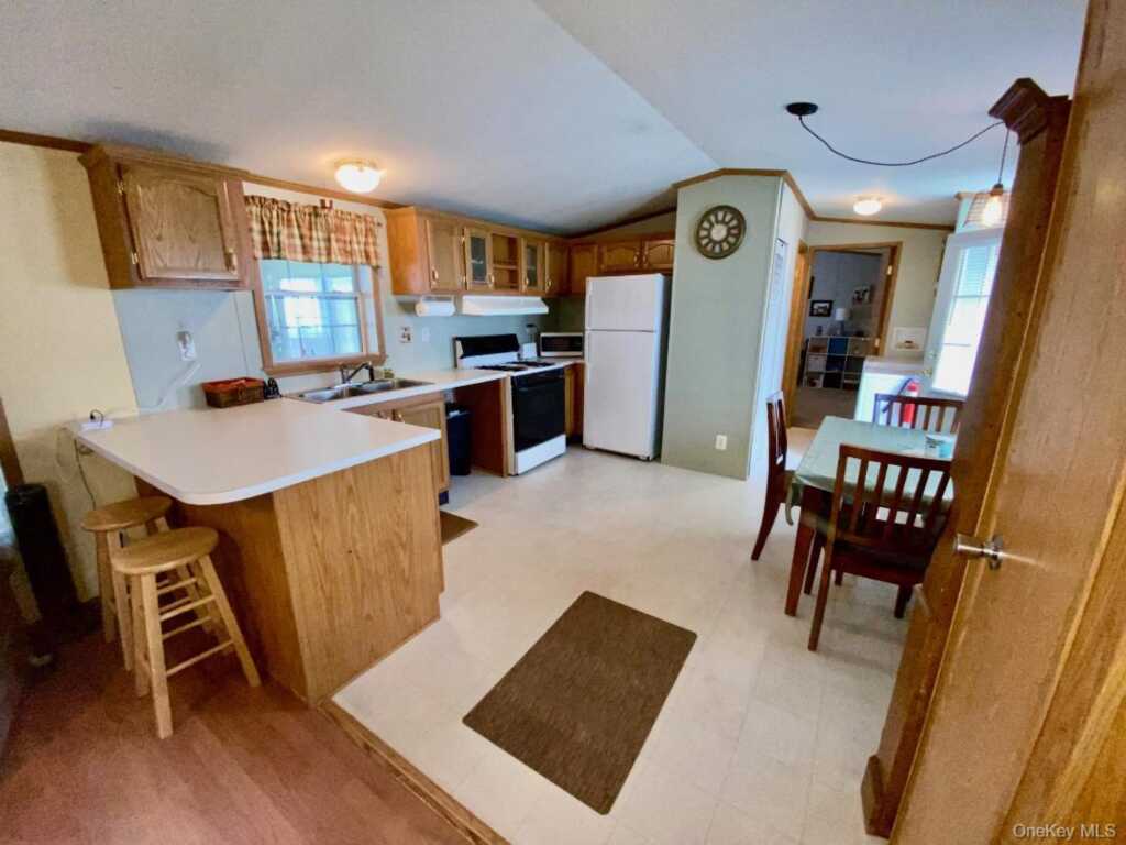 31 N Mountainview MHP, Stony Point, NY 10980 - Photo 9 of 22