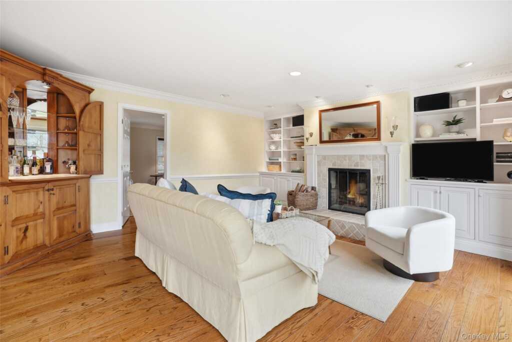 4 Ellis Court, Rye, NY 10580 - Photo 10 of 34