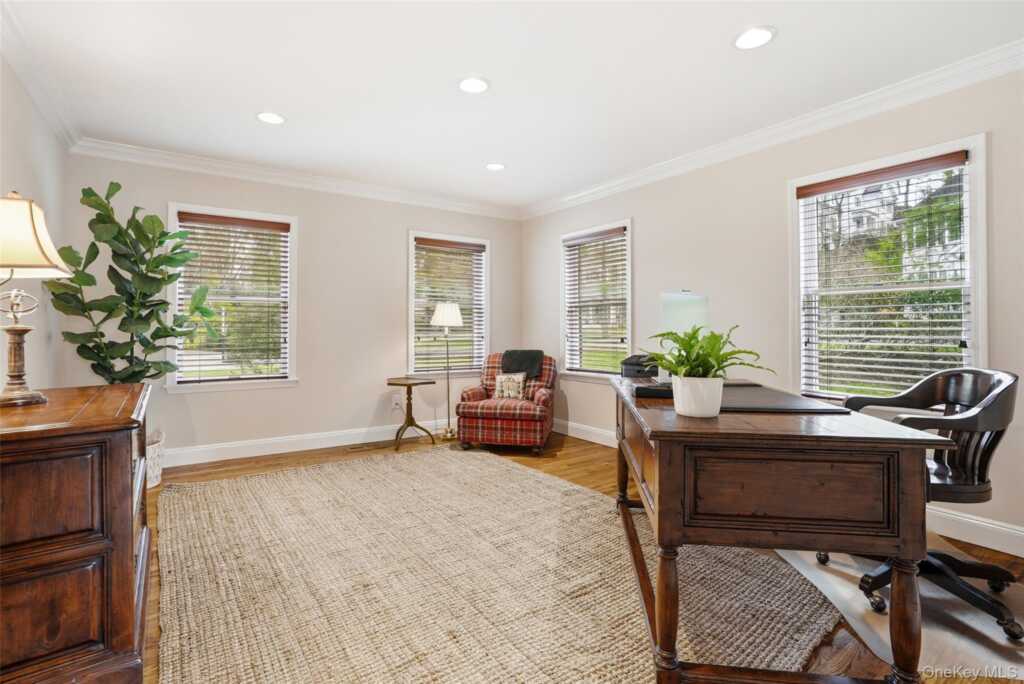 4 Ellis Court, Rye, NY 10580 - Photo 11 of 34