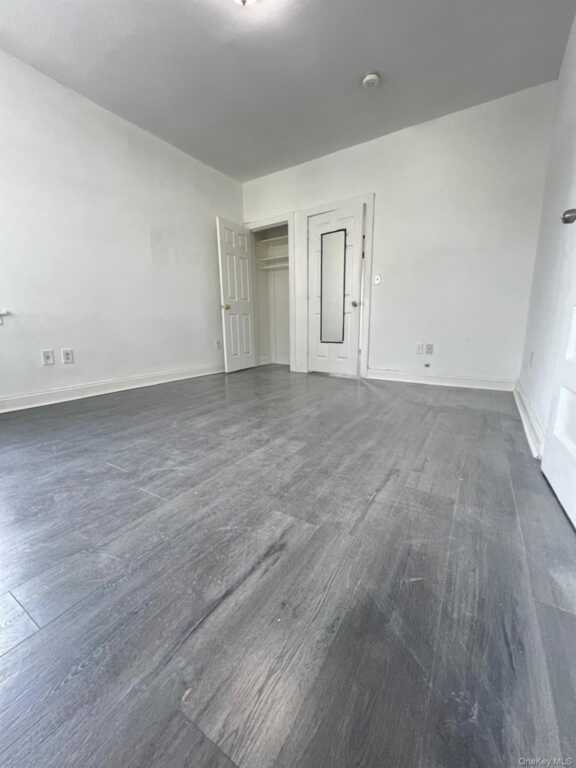 72 Chauncey Avenue, New Rochelle, NY 10801 - Photo 4 of 7