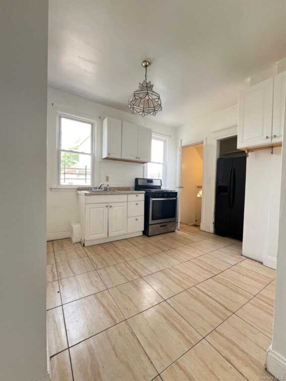 72 Chauncey Avenue, New Rochelle, NY 10801 - Photo 6 of 7