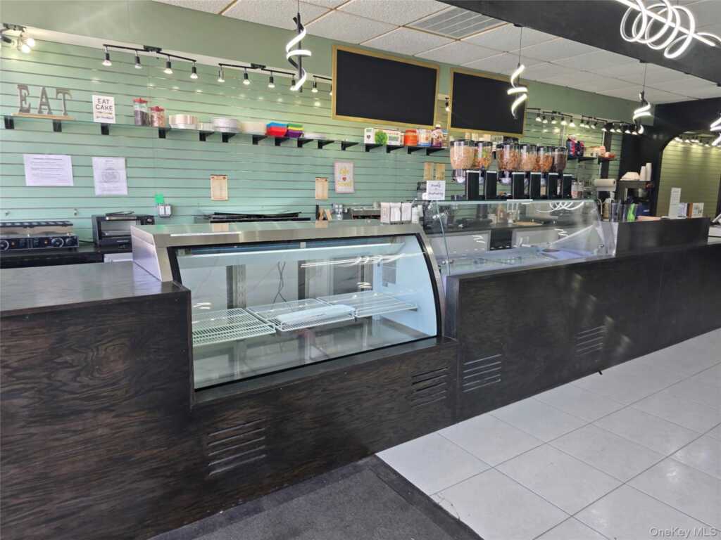 46 East Central Avenue, Pearl River, NY 10965 - Photo 7 of 40