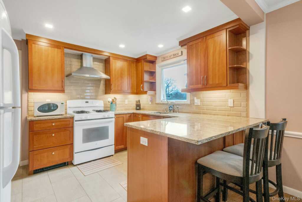 250 Fifth Street, Rye, NY 10543 - Photo 3 of 27