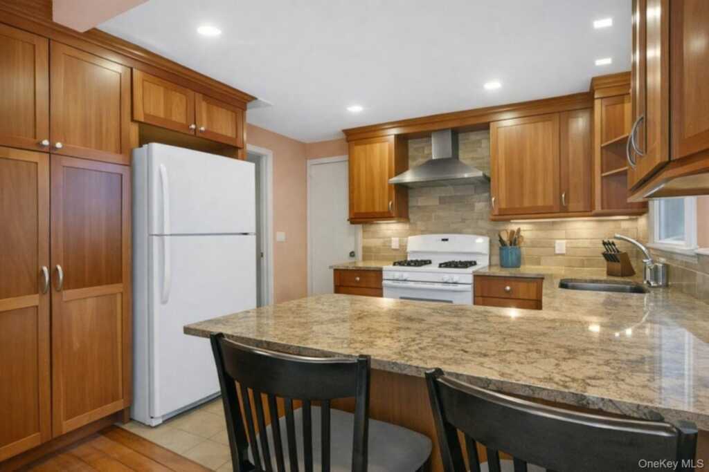 250 Fifth Street, Rye, NY 10543 - Photo 4 of 27