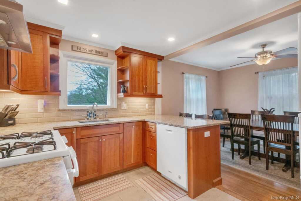 250 Fifth Street, Rye, NY 10543 - Photo 5 of 27