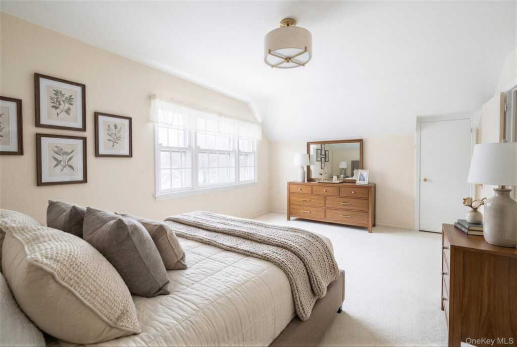 180 Wilmot Road, New Rochelle, NY 10804 - Photo 11 of 26