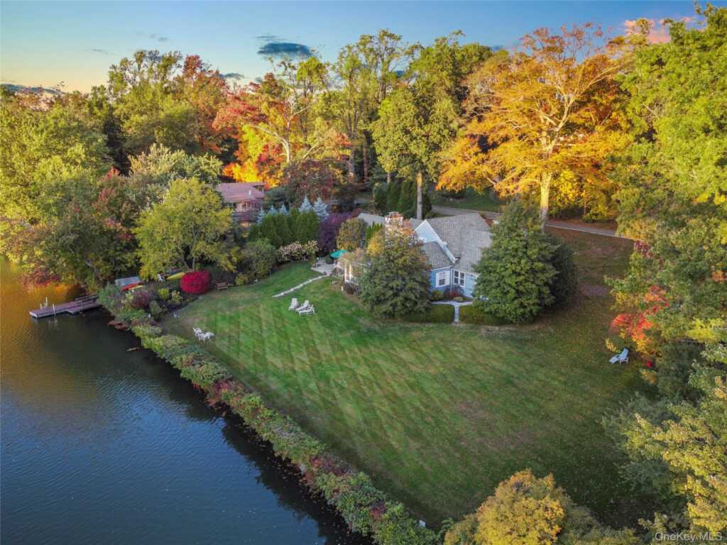 180 Wilmot Road, New Rochelle, NY 10804 - Photo 2 of 26