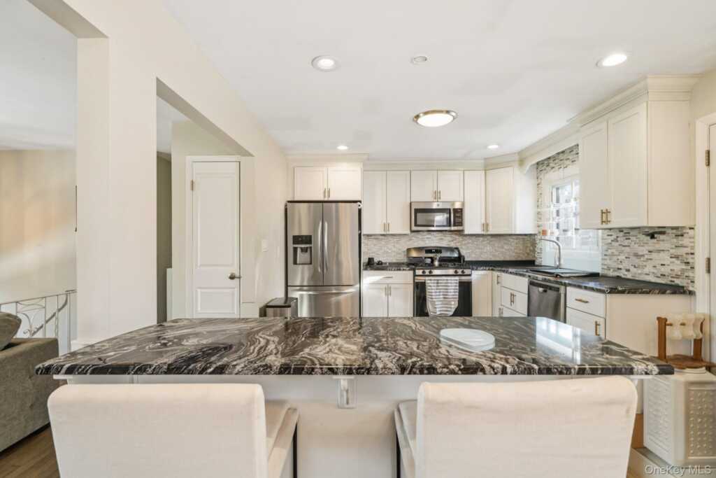 14 Dickinson Avenue, Nyack, NY 10960 - Photo 13 of 49