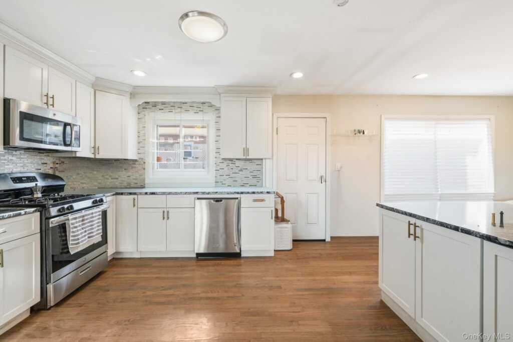 14 Dickinson Avenue, Nyack, NY 10960 - Photo 16 of 49