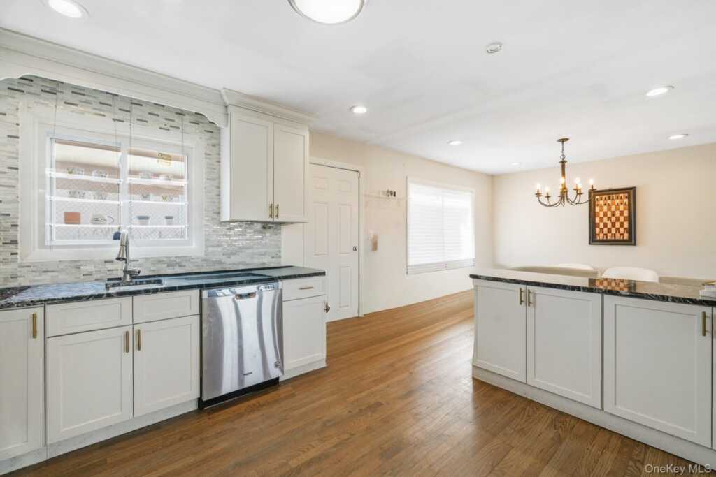 14 Dickinson Avenue, Nyack, NY 10960 - Photo 18 of 49