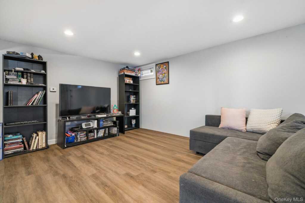 14 Dickinson Avenue, Nyack, NY 10960 - Photo 24 of 49