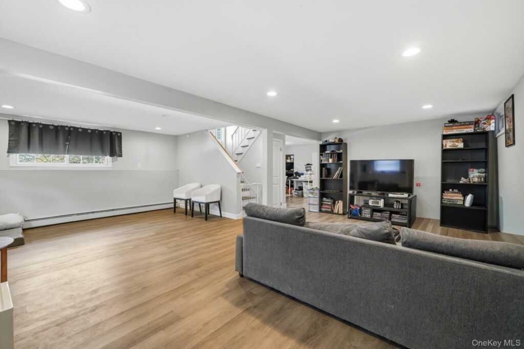 14 Dickinson Avenue, Nyack, NY 10960 - Photo 26 of 49