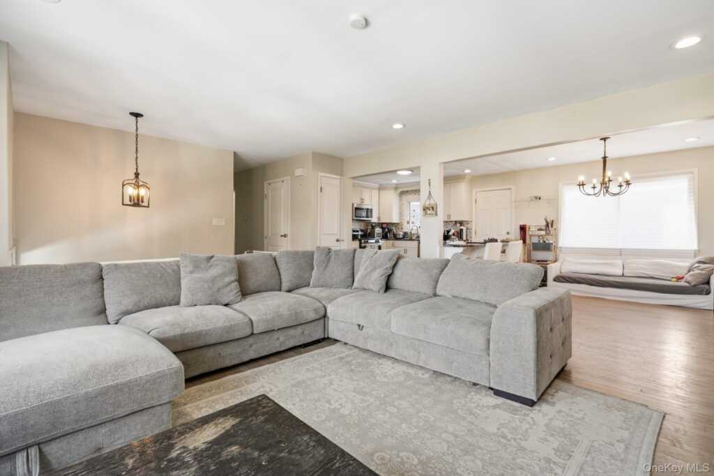 14 Dickinson Avenue, Nyack, NY 10960 - Photo 6 of 49