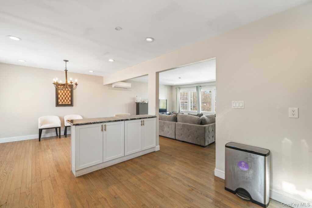 14 Dickinson Avenue, Nyack, NY 10960 - Photo 7 of 49