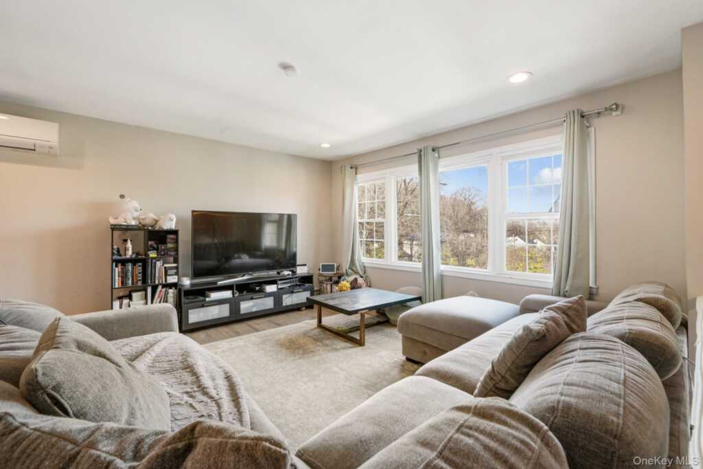 14 Dickinson Avenue, Nyack, NY 10960 - Photo 8 of 49