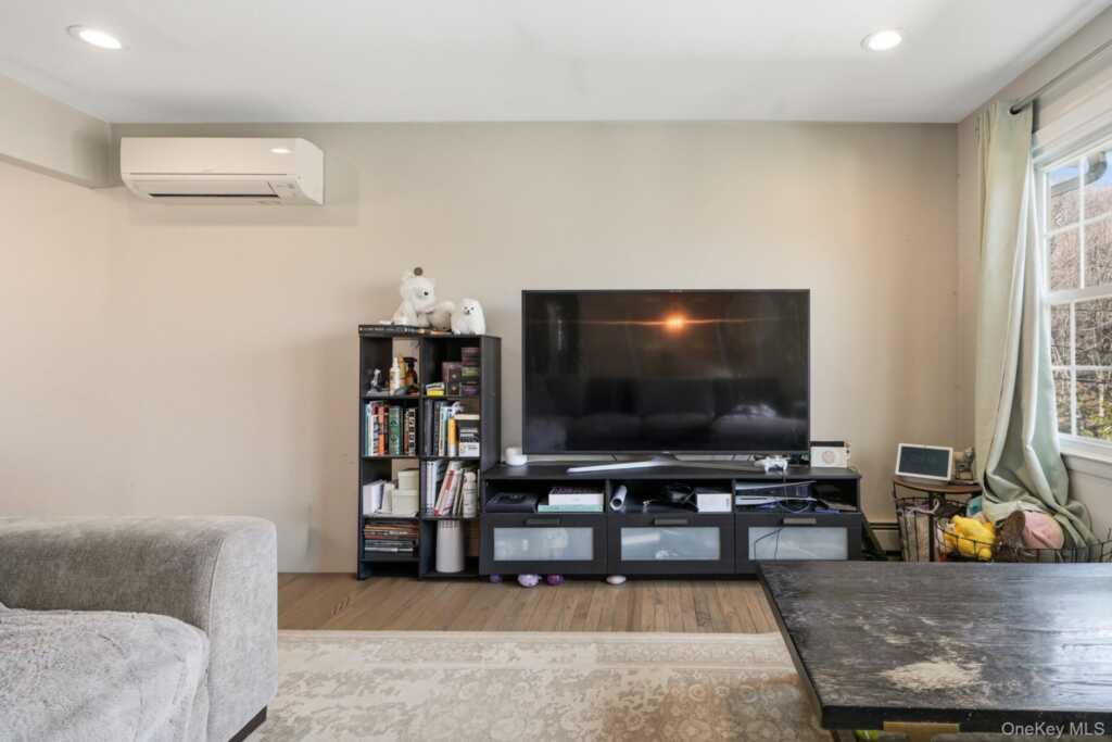 14 Dickinson Avenue, Nyack, NY 10960 - Photo 9 of 49