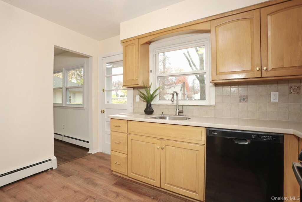 49 E Hall Avenue, New City, NY 10956 - Photo 13 of 42