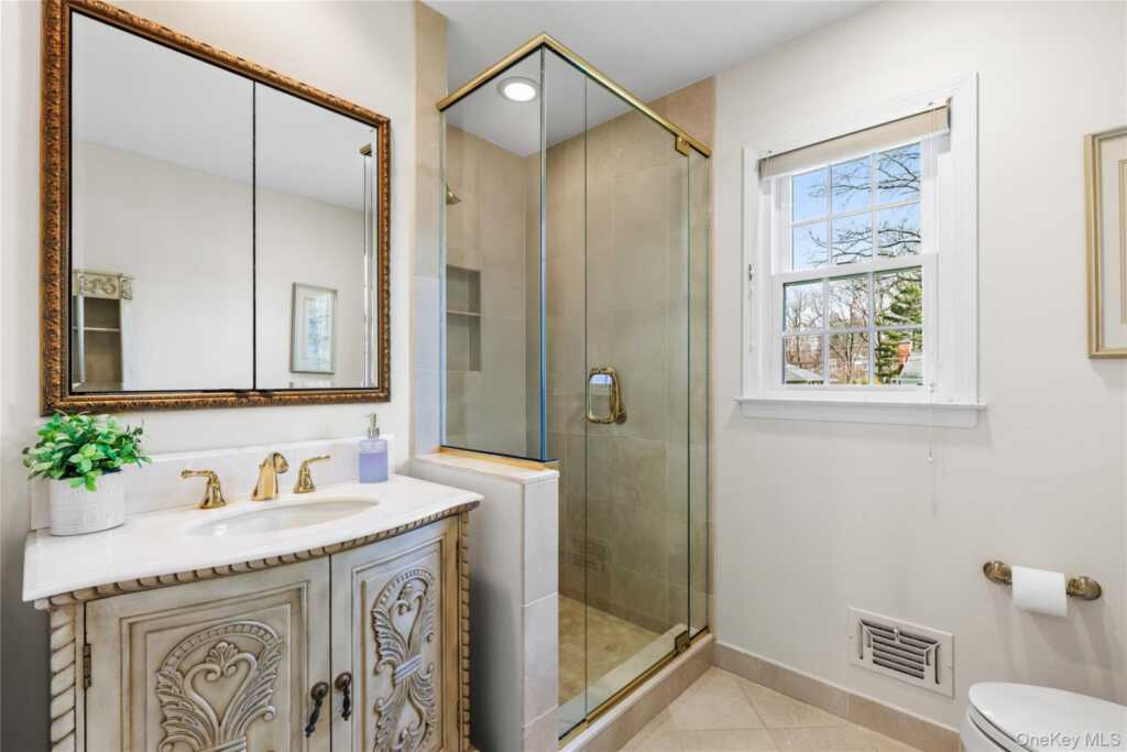 14 Loewen Court, Rye, NY 10580 - Photo 13 of 26