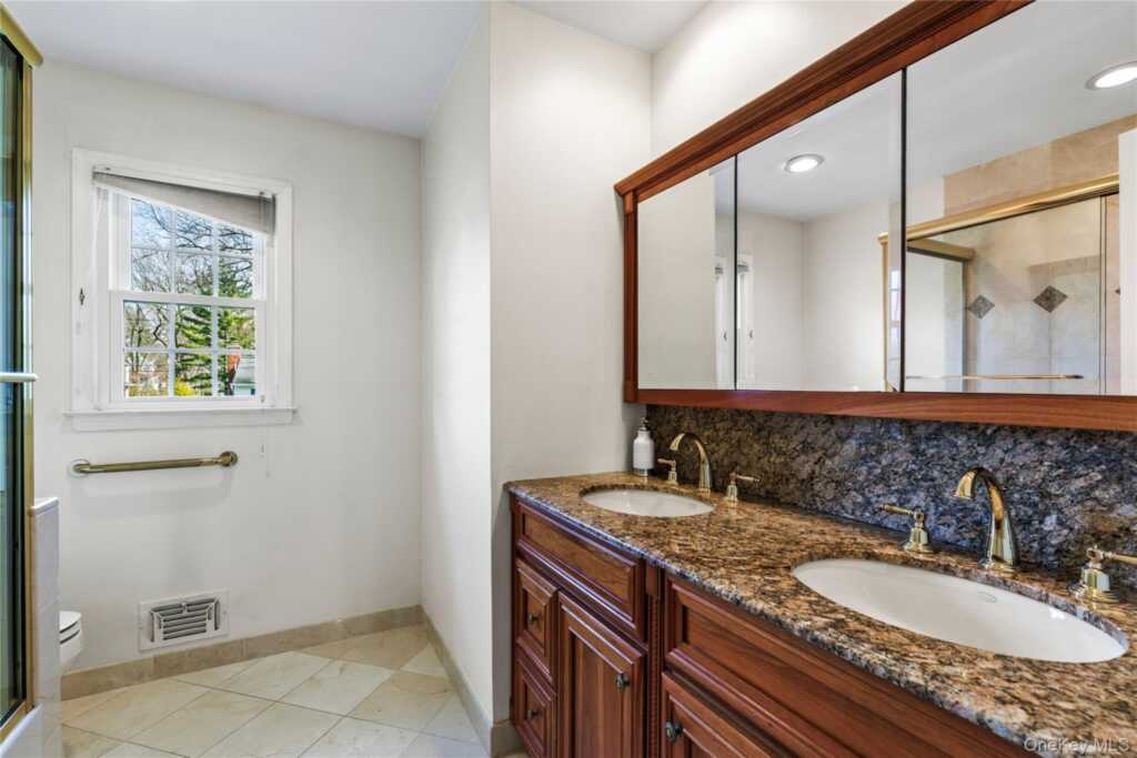 14 Loewen Court, Rye, NY 10580 - Photo 16 of 26