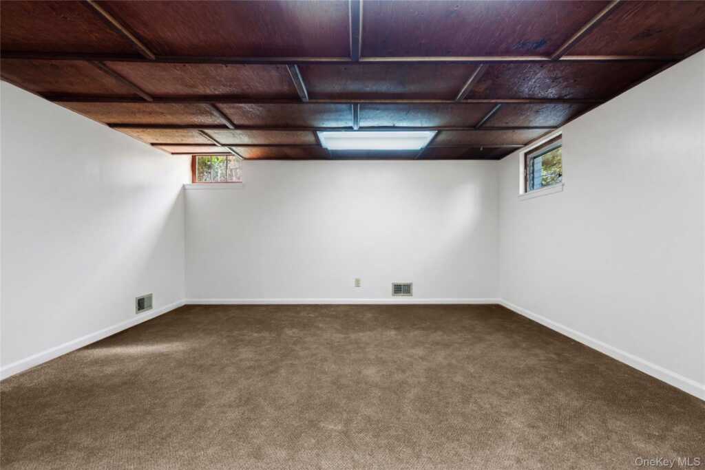 14 Loewen Court, Rye, NY 10580 - Photo 17 of 26