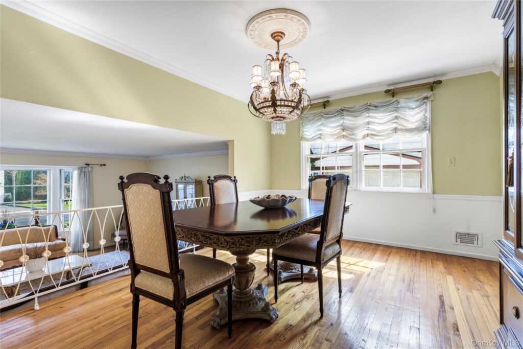 14 Loewen Court, Rye, NY 10580 - Photo 3 of 26