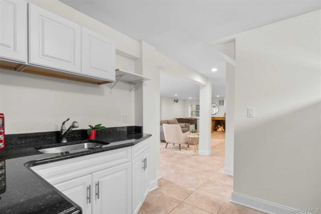 1127 Jensen Avenue, Rye, NY 10543 - Photo 31 of 48