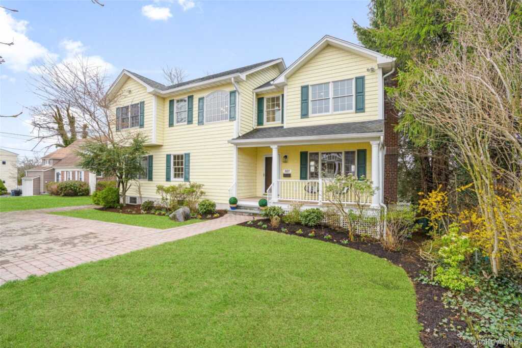 1127 Jensen Avenue, Rye, NY 10543 - Photo 4 of 48